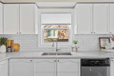 72 Willowbrook Dr, Whitby, ON L1R 2A8