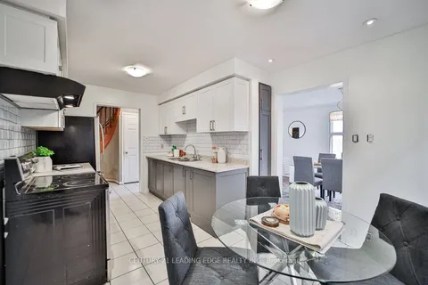 83 Gennela Sq, Toronto, ON M1B 5M7