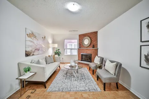 83 Gennela Sq, Toronto, ON M1B 5M7