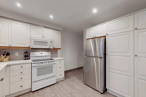 154 Elmer Ave, Toronto, ON M4L 3S1