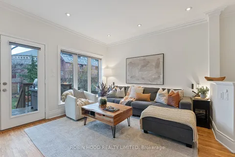 15 Gough Ave, Toronto, ON M4K 3N6