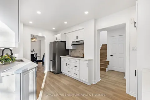 738 Edgewood Rd, Pickering, ON L1V 2Z6