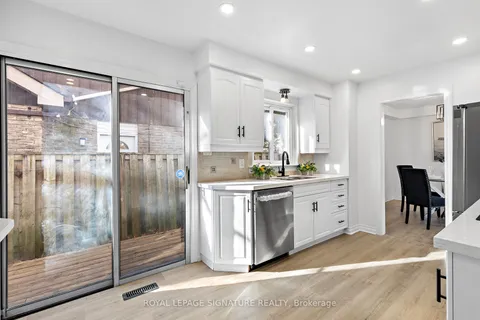 738 Edgewood Rd, Pickering, ON L1V 2Z6