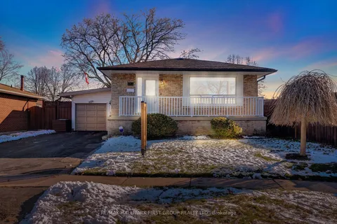 183 Phillip Murray Ave, Oshawa, ON L1J 1G6