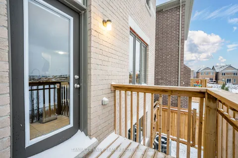 49 Conarty Cres, Whitby, ON L1P 0L4