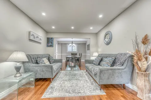 42 Coulton Crt, Whitby, ON L1N 7A9