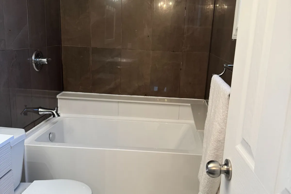 1994 Fairport Road, ON L1V 1T6