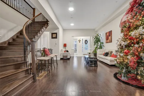 41 Northern Breeze Cres, Whitby, ON L1R 0N9