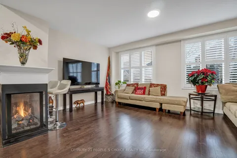 41 Northern Breeze Cres, Whitby, ON L1R 0N9