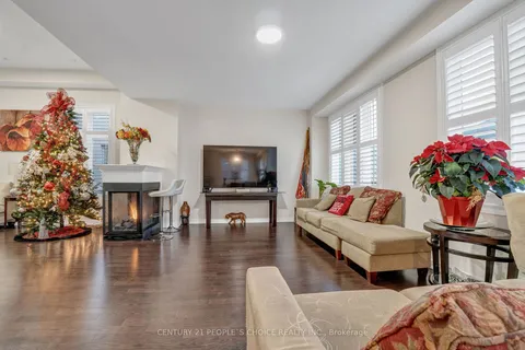 41 Northern Breeze Cres, Whitby, ON L1R 0N9