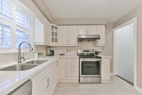 776 Danforth Rd, Toronto, ON M1K 1G8