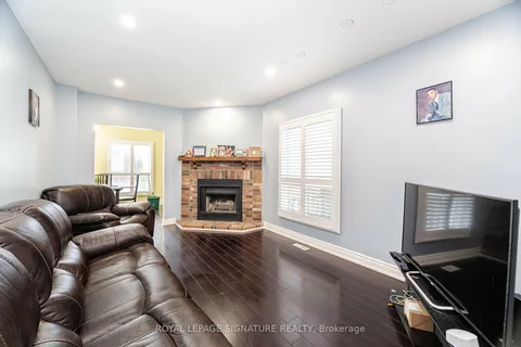 991 Rambleberry Ave, Pickering, ON L1V 5Y6