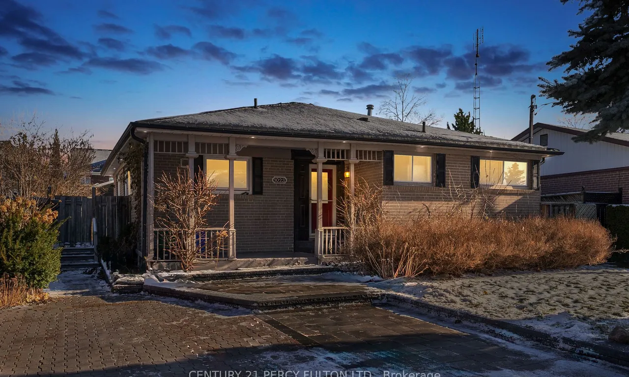1023 Centre St, Whitby, ON L1N 4V4