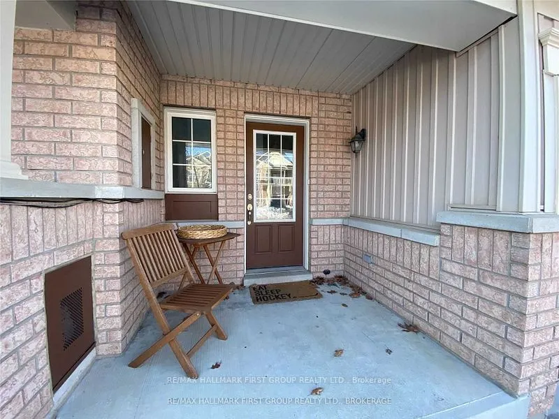 Att/Row/Twnhouse kitchen at 6 Devlin Cres Whitby