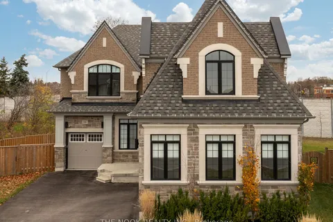 396 Frontier Crt, Pickering, ON L1W 4A9