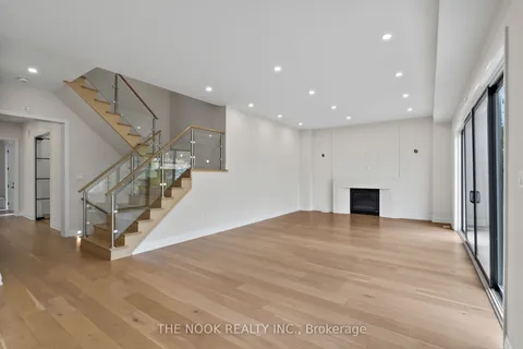 396 Frontier Crt, Pickering, ON L1W 4A9