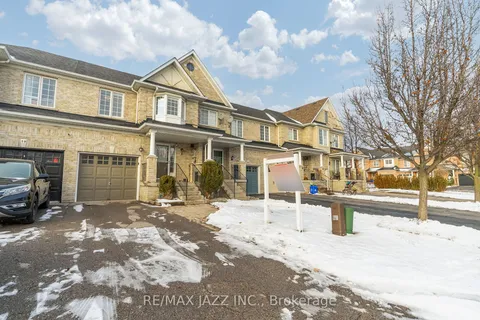 8 Odessa Cres, Whitby, ON L1R 3N9