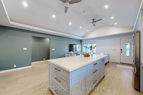 745 Marksbury Rd, Pickering, ON L1W 2T5