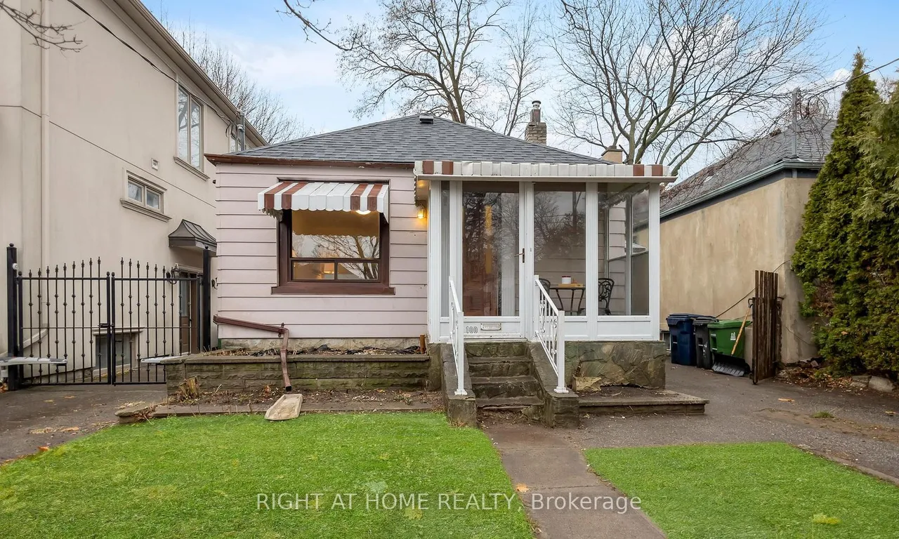 100 Cadorna Ave, Toronto, ON M4J 3X2