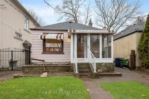 100 Cadorna Ave, Toronto, ON M4J 3X2