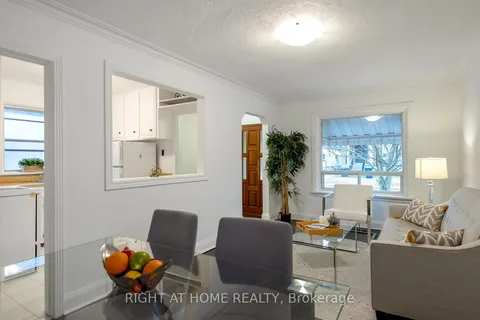 100 Cadorna Ave, Toronto, ON M4J 3X2