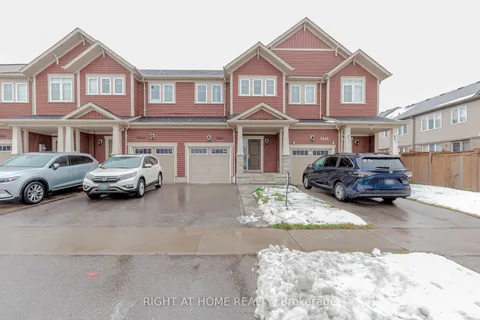 2447 Hill Rise St, Oshawa, ON L1L 0J5