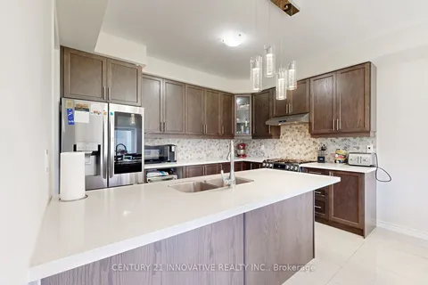 220 Fleetwood Dr, Oshawa, ON L1K 3E7