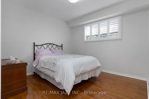 296 Inverness Dr, Oshawa, ON L1J 5T4