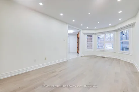 56 Fencerow Dr, Whitby, ON L1R 1Y3