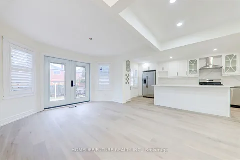 56 Fencerow Dr, Whitby, ON L1R 1Y3