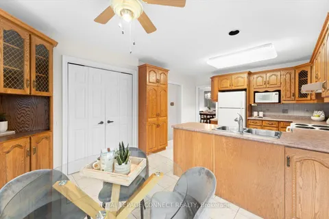 16 Aspendale Dr, Toronto, ON M1P 4J6