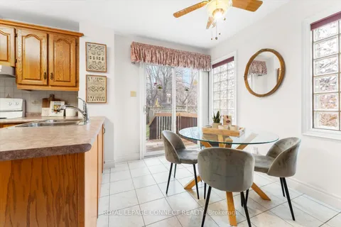 16 Aspendale Dr, Toronto, ON M1P 4J6