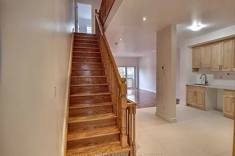 434A Midland Ave, Toronto, ON M1N 4A5