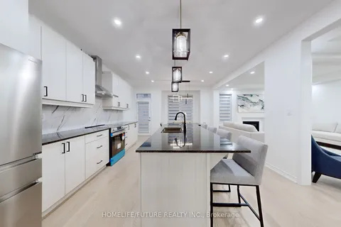 1415 Swallowtail Lane, Pickering, ON L1X 0N8