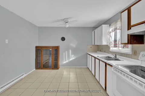 2 Kingsway Gate, Clarington, ON N8M 3C2