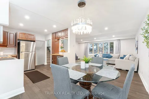 310 Admiral Rd, Oshawa, ON L1J 3A5