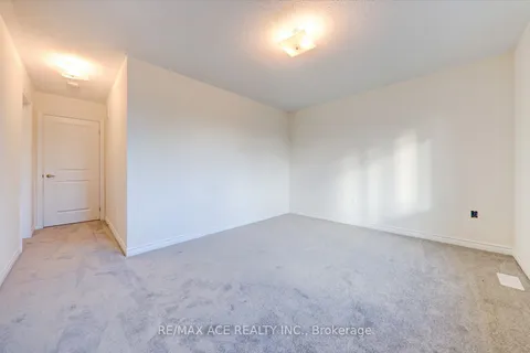1153 Azalea Avenue, Pickering, ON L1X 0M5