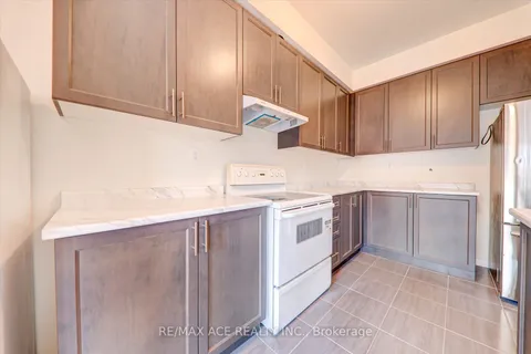 1153 Azalea Avenue, Pickering, ON L1X 0M5