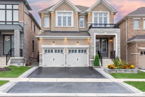 1084 Orenda St, Pickering, ON L1X 0G5