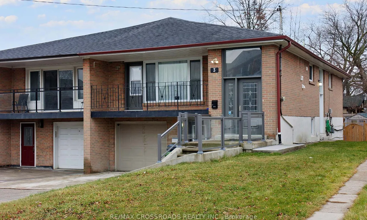 3 Horton Blvd, Toronto, ON M1J 1K7