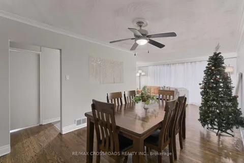 3 Horton Blvd, Toronto, ON M1J 1K7