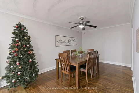 3 Horton Blvd, Toronto, ON M1J 1K7