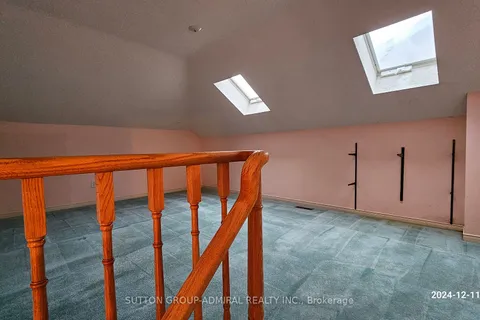 2099 Lynn Heights Dr, Pickering, ON L1X 2S1