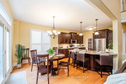 1044 Swiss Hts, Oshawa, ON L1K 3B4