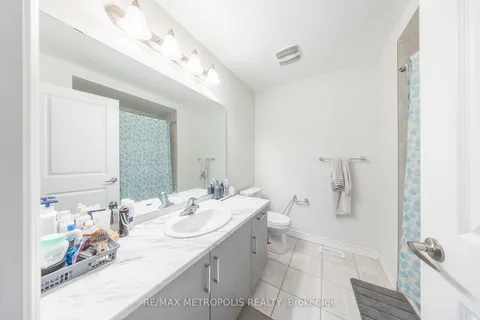 316 Okanagan Path, Oshawa, ON L1H 0A7