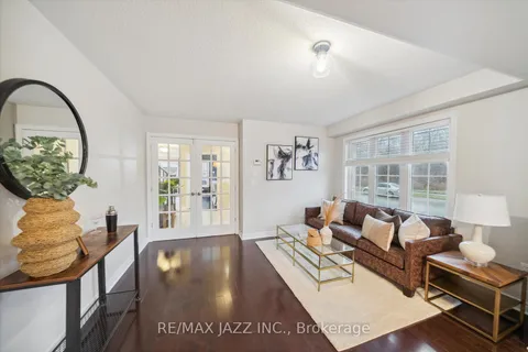 547 Shaftsbury St, Oshawa, ON L1K 2V8