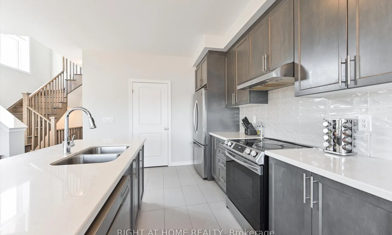 Att/Row/Twnhouse living room at 78 Sutcliffe Dr Whitby