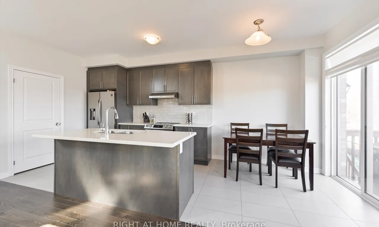 Att/Row/Twnhouse kitchen at 78 Sutcliffe Dr Whitby