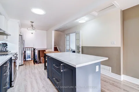 124 Ormond Dr, Oshawa, ON L1G 6T4