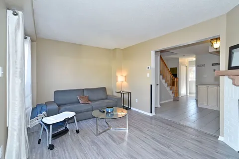 73 Andona Cres, Toronto, ON M1C 5A3